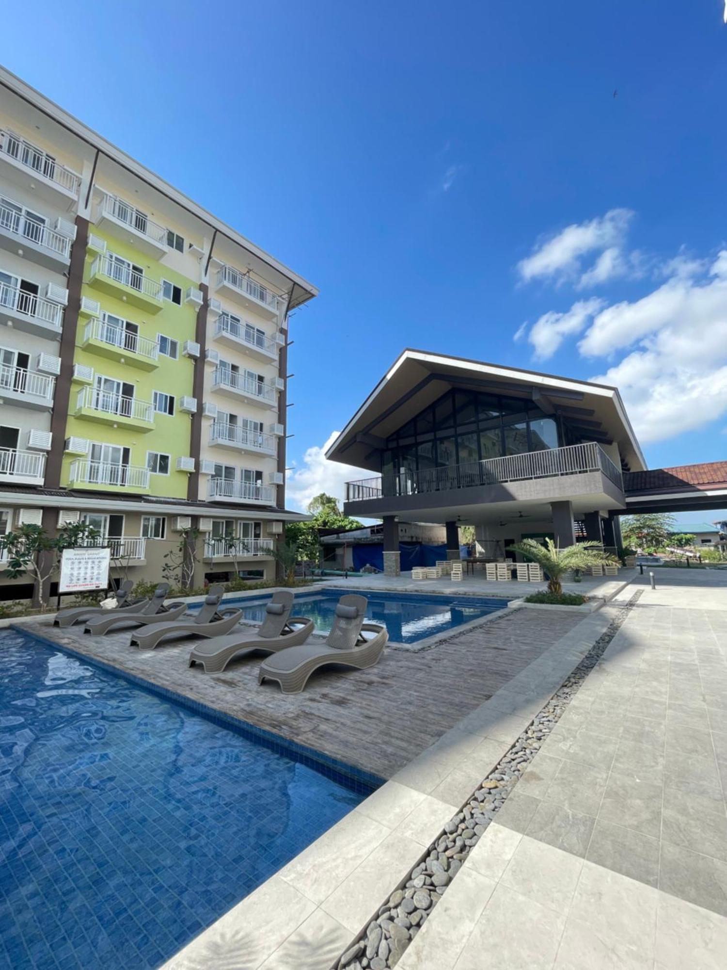 Travelers Delight Amani Grand Resort Residences 3-5Mins From Airport Мактан Екстер'єр фото